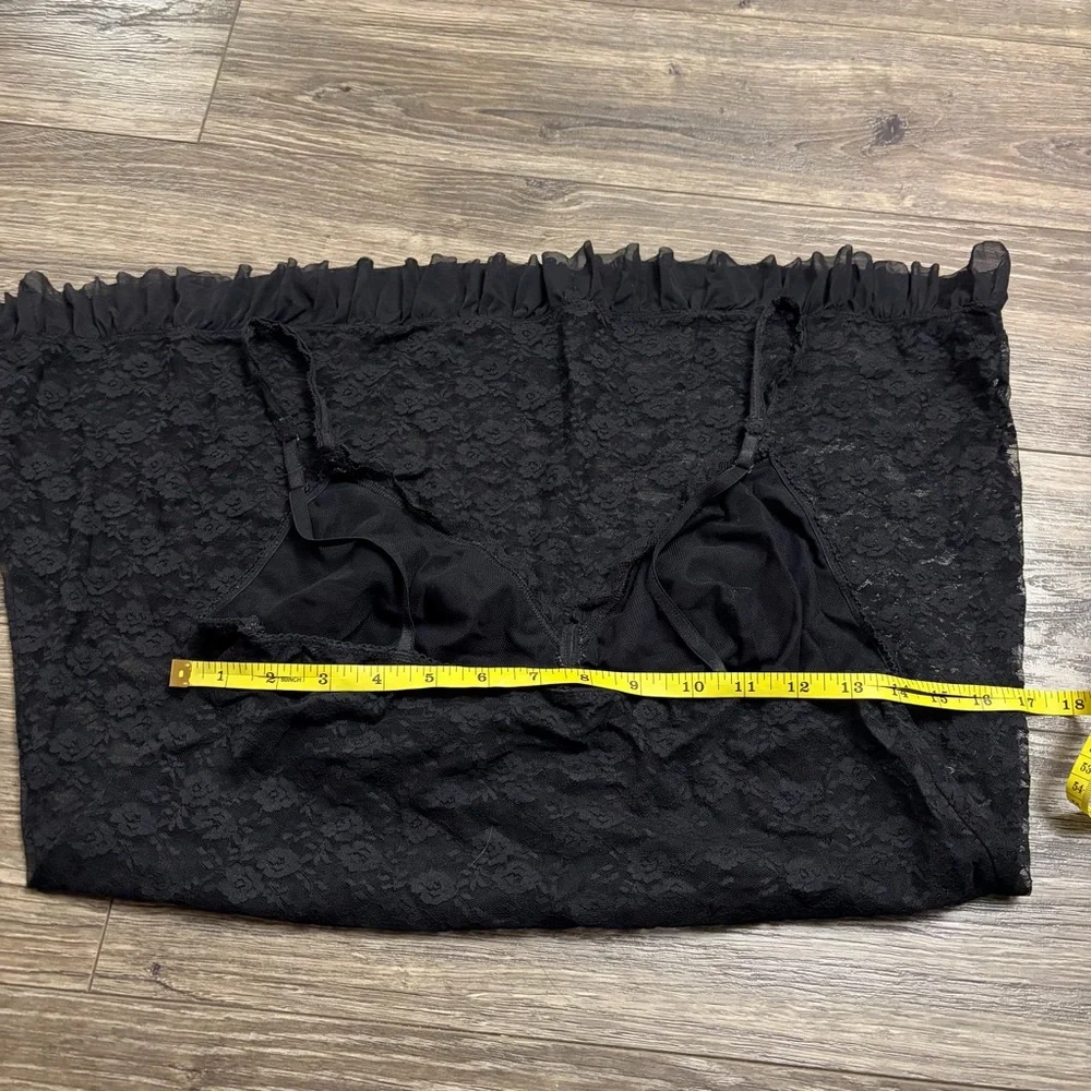 90s European Vintage Lace Mini Slip Dress w Ruffle Hem (Black) Size S/M